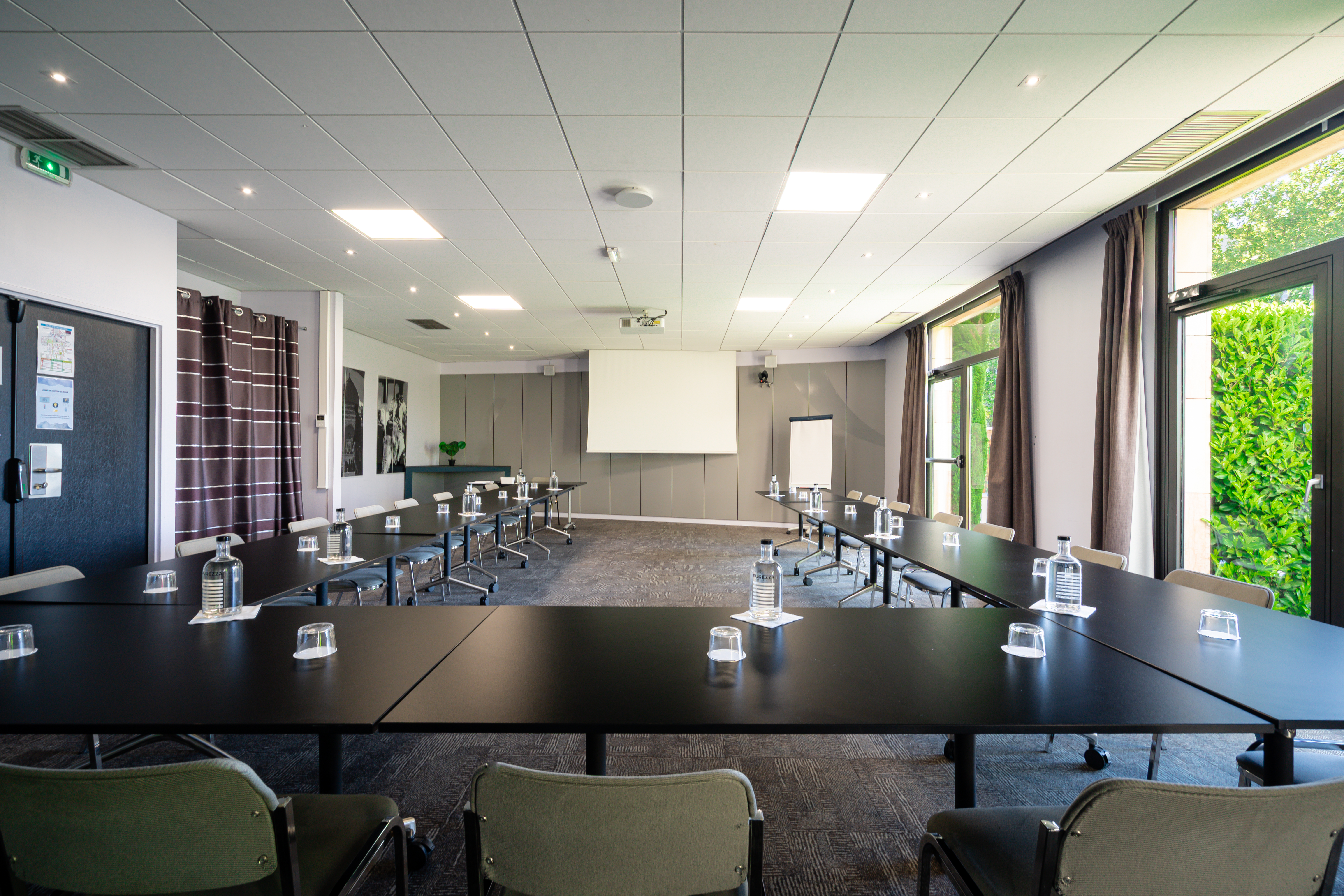 Bar lounge et espaces communs — Mercure Bordeaux Aéroport