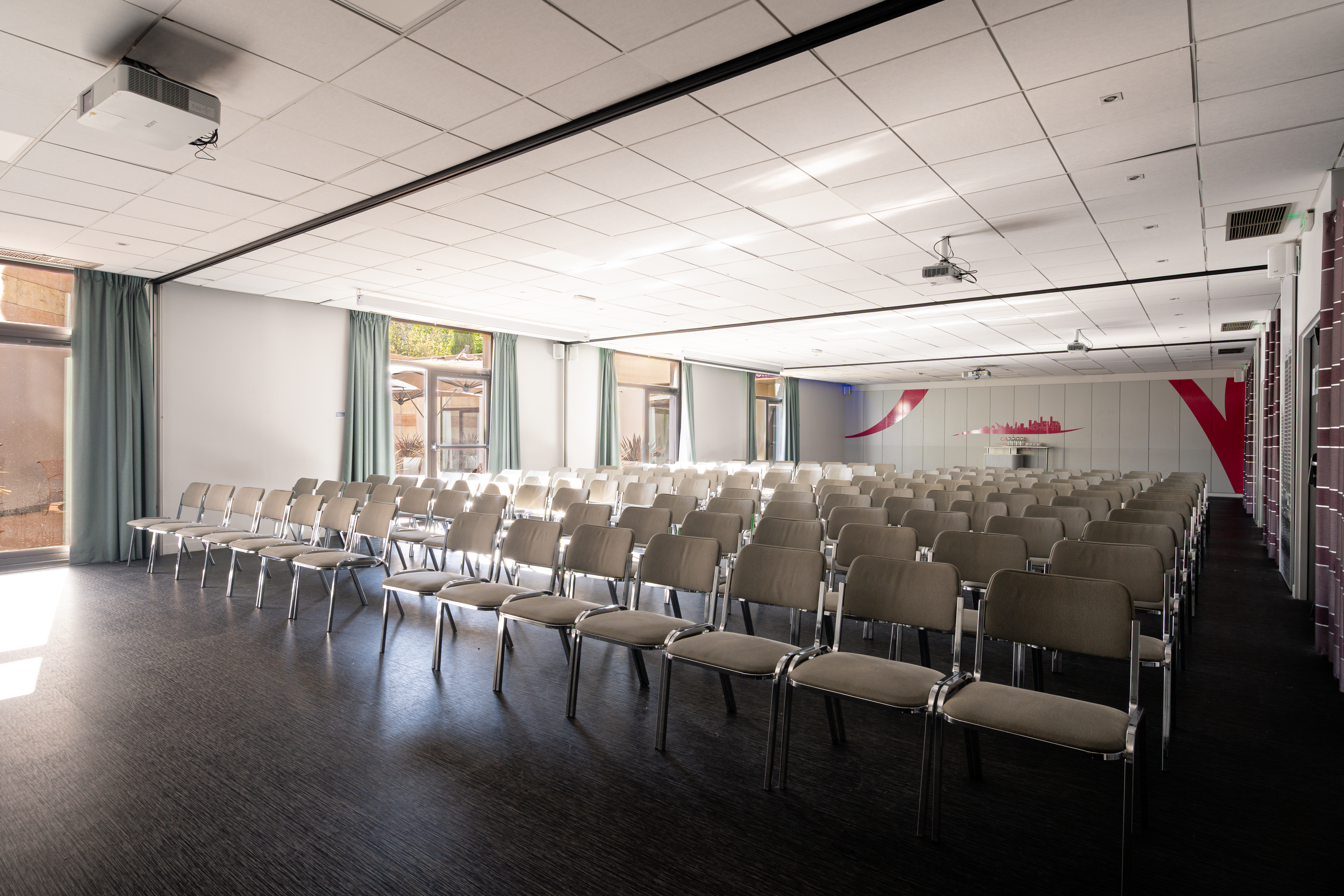 Réception et hall d'accueil — Mercure Bordeaux Aéroport