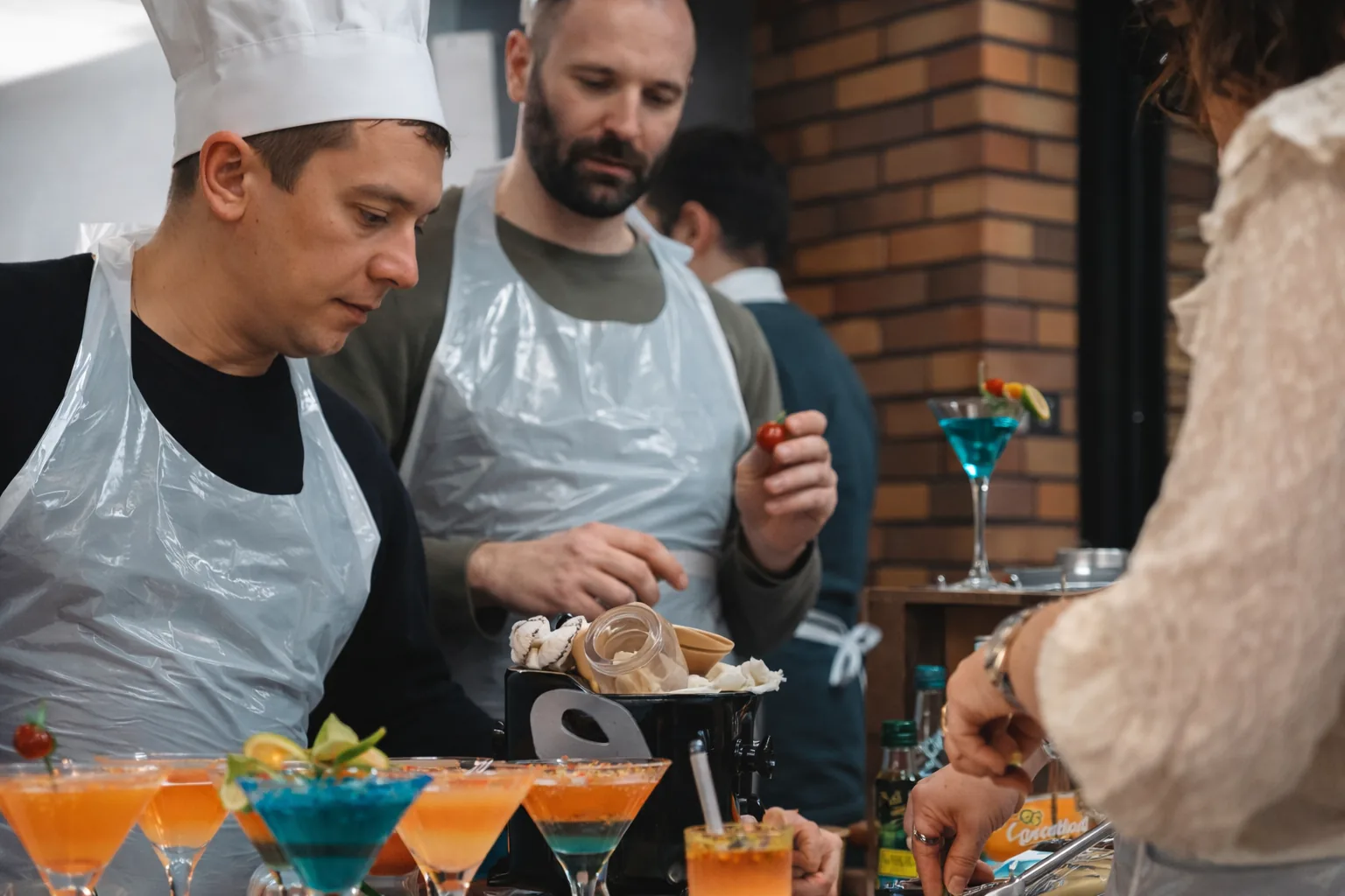 Présentation au Chef professionnel — atelier cocktail team building Strasbourg