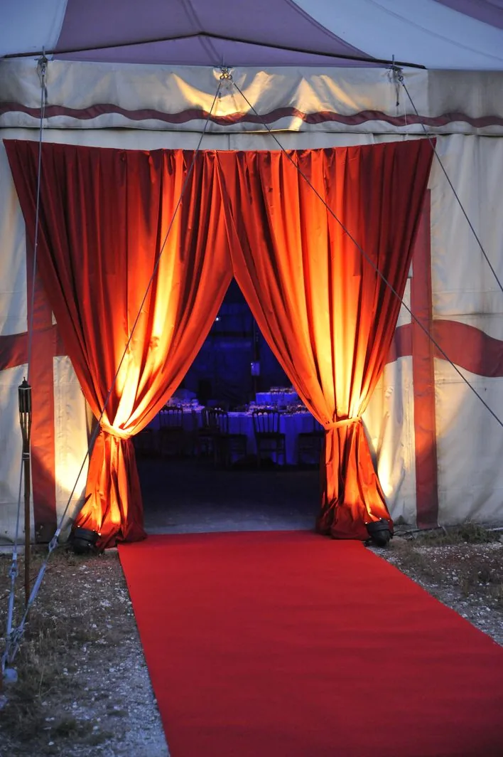 Le Cirque de Bordeaux — chapiteau XXL aux Bassins à Flot