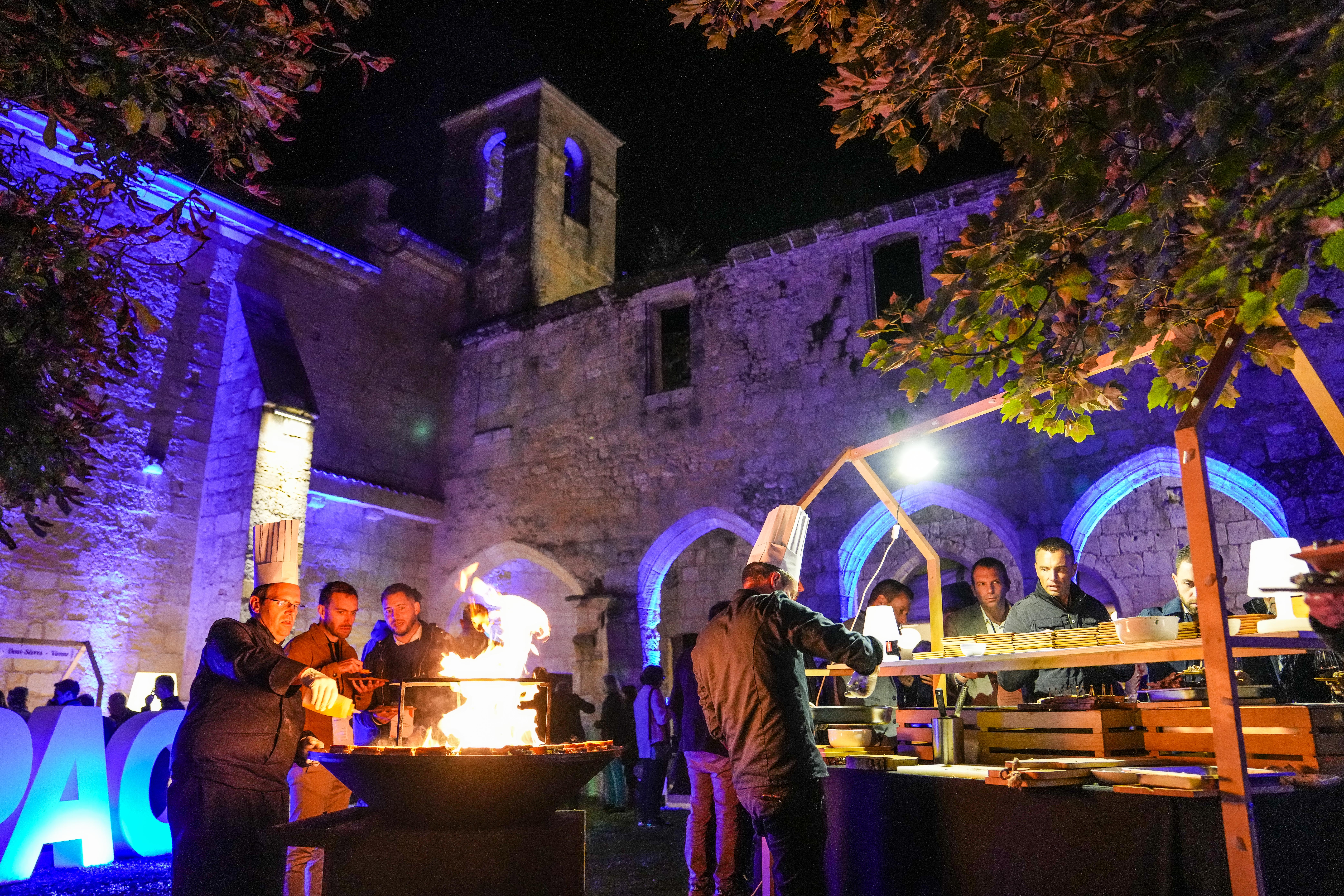 Soirée professionnelle en extérieur au Cloître des Cordeliers