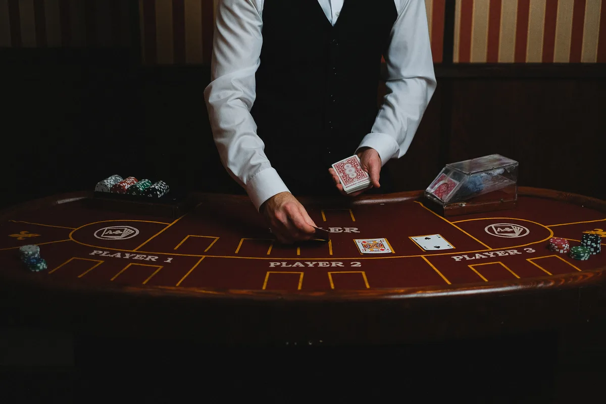 Table de blackjack — soirée casino années folles, Le Grand Jeu COHAESIO