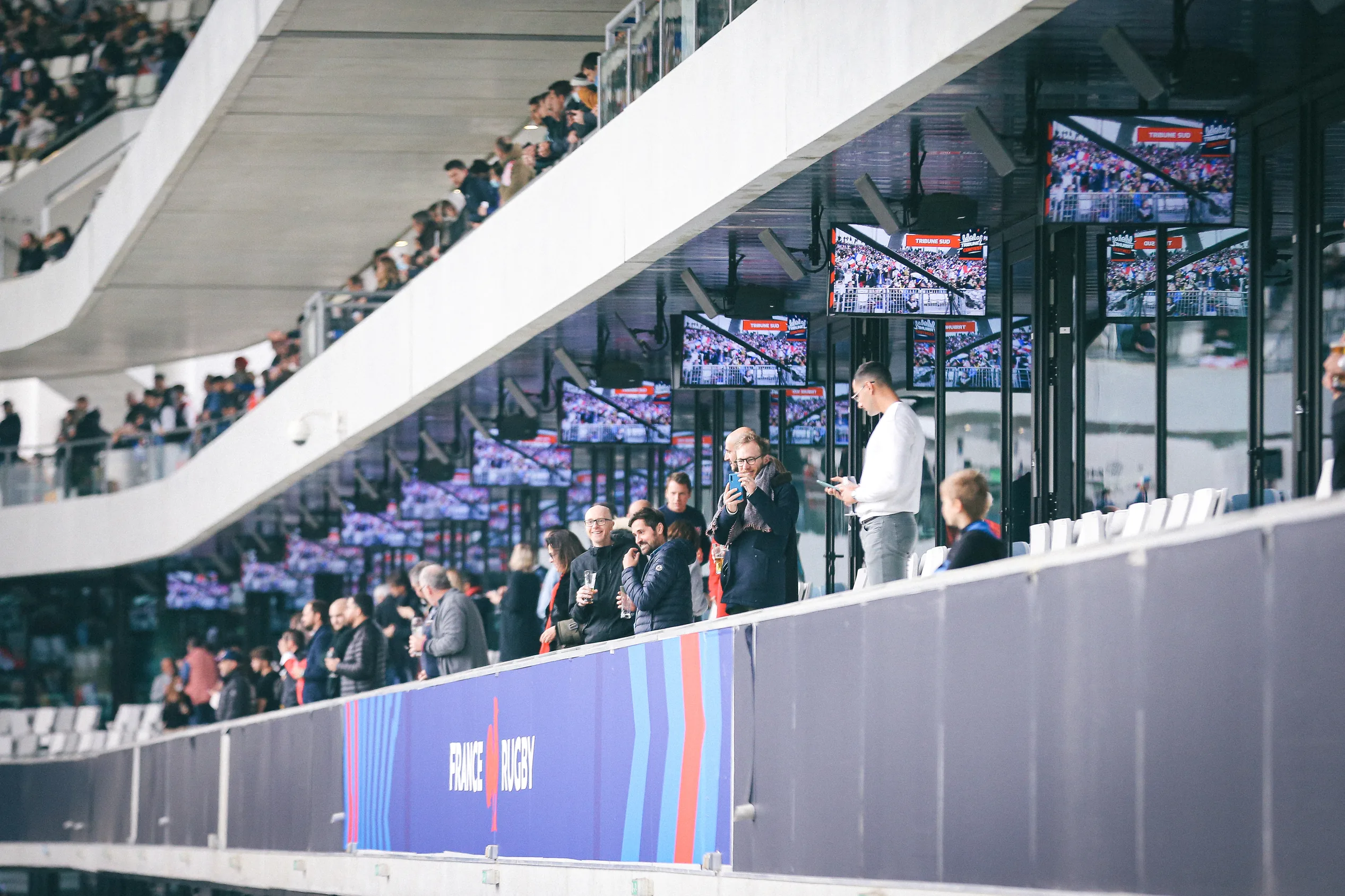 Coursives du Stade Bordeaux Atlantique décorées pour un événement