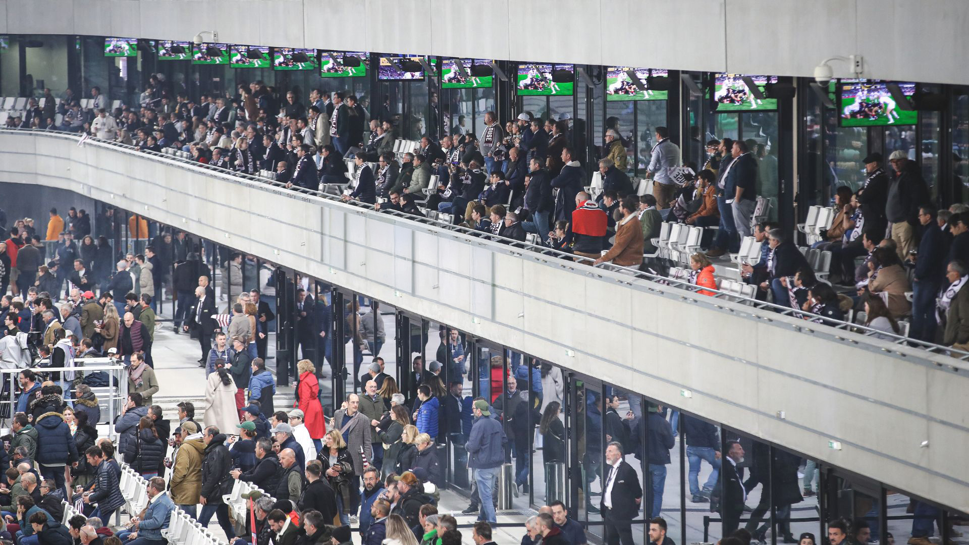 Espaces VIP et hospitalités du Stade Matmut Atlantique — loges et coursives